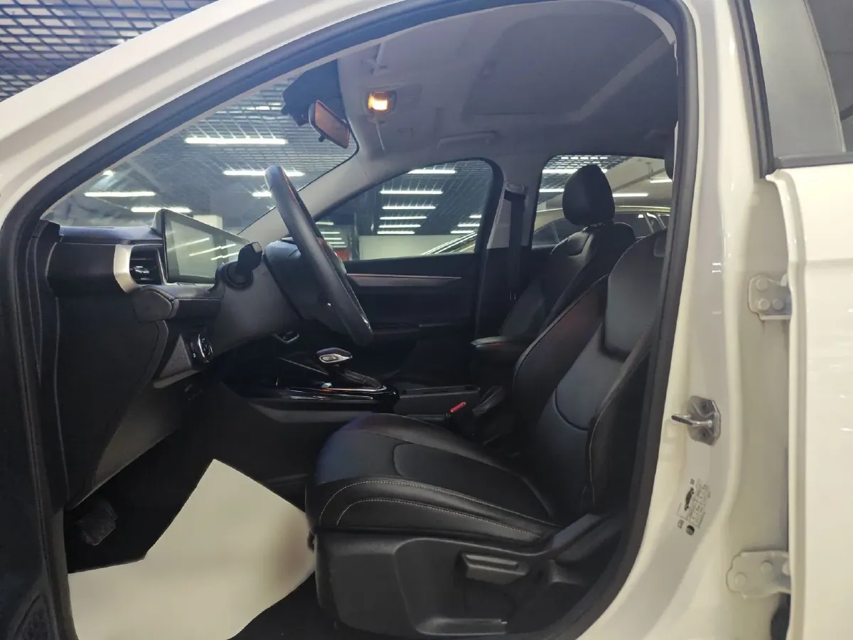 2021 Ford Escort 1.5L 122HP L3 6AT,autocango,china used car exporter,china ev exporter,chinese used car exporter,chinese used ev exporter