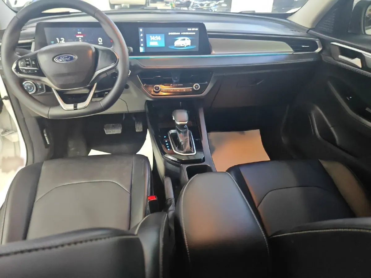 2021 Ford Escort 1.5L 122HP L3 6AT,autocango,china used car exporter,china ev exporter,chinese used car exporter,chinese used ev exporter