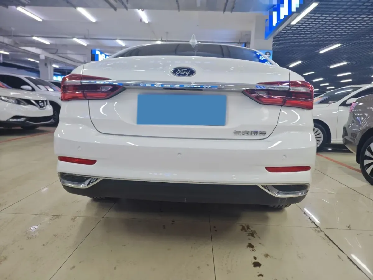2021 Ford Escort 1.5L 122HP L3 6AT,autocango,china used car exporter,china ev exporter,chinese used car exporter,chinese used ev exporter