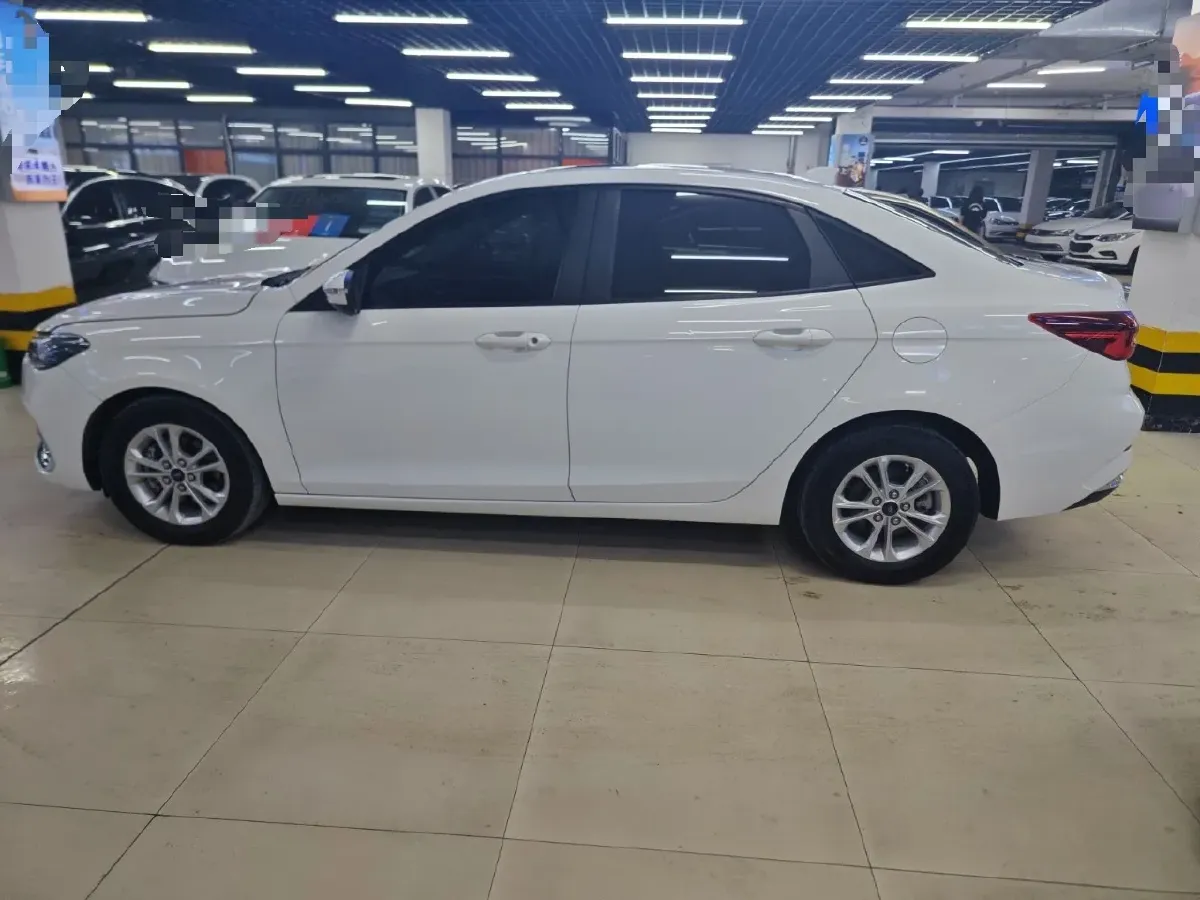 2021 Ford Escort 1.5L 122HP L3 6AT,autocango,china used car exporter,china ev exporter,chinese used car exporter,chinese used ev exporter