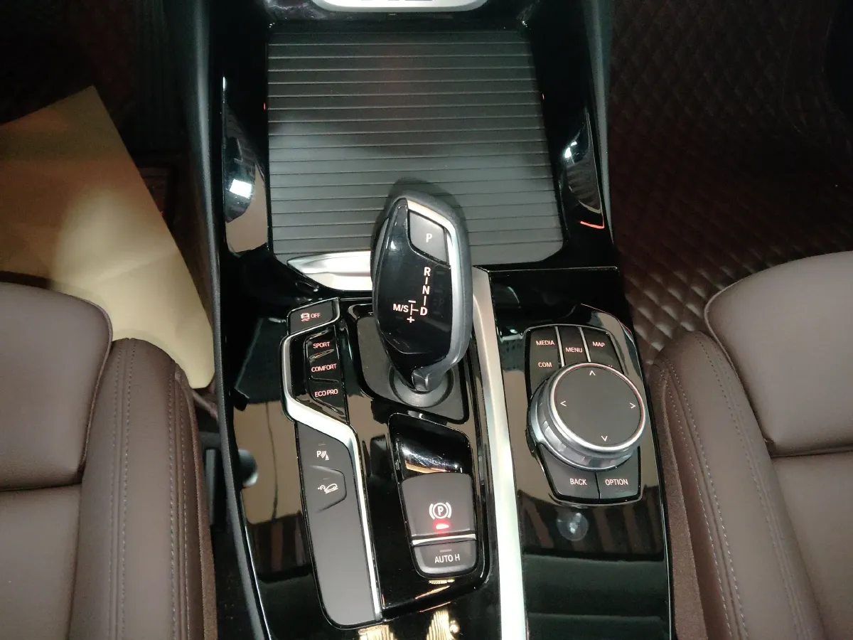 2021 BMW X3 2.0T 184HP L4 8AT,autocango,china used car exporter,china ev exporter,chinese used car exporter,chinese used ev exporter