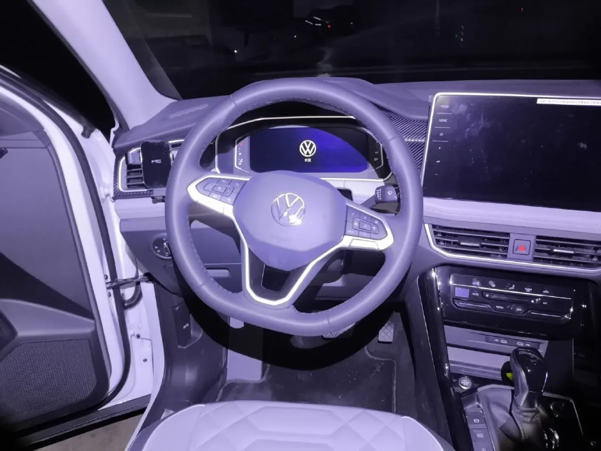 2024 Volkswagen Tayron 2.0T 186HP L4 7DCT,autocango,china used car exporter,china ev exporter,chinese used car exporter,chinese used ev exporter