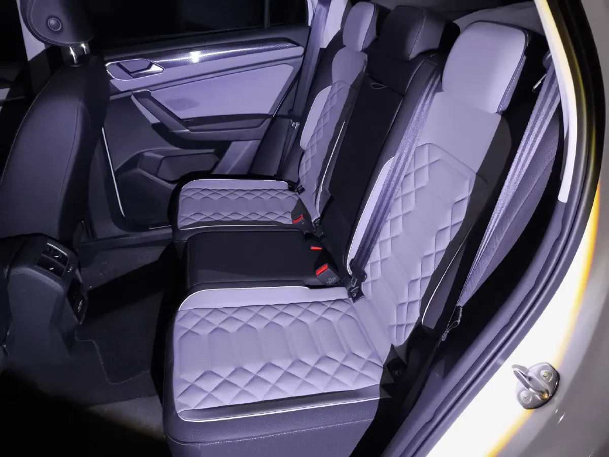 2024 Volkswagen Tayron 2.0T 186HP L4 7DCT,autocango,china used car exporter,china ev exporter,chinese used car exporter,chinese used ev exporter