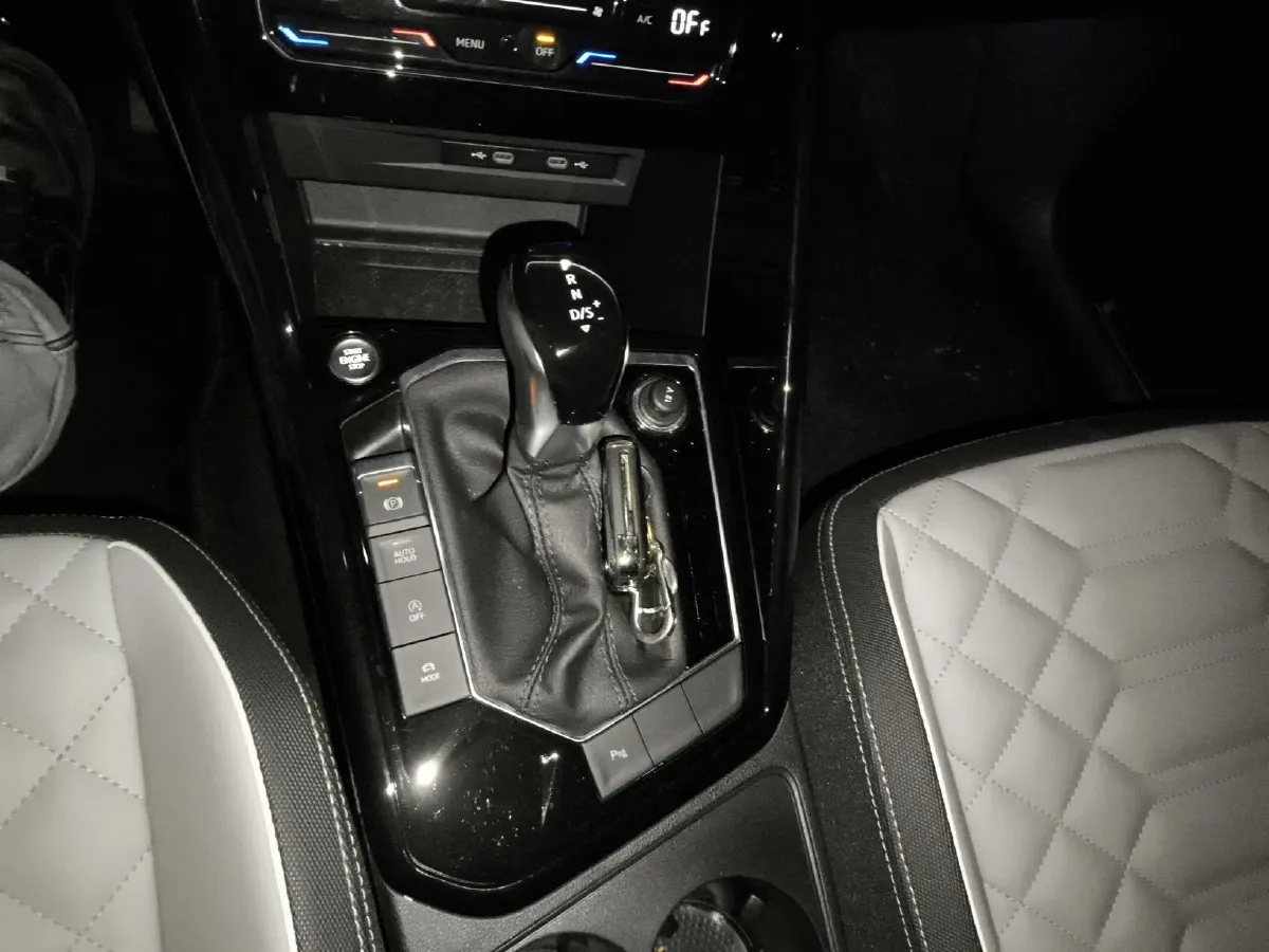 2024 Volkswagen Tayron 2.0T 186HP L4 7DCT,autocango,china used car exporter,china ev exporter,chinese used car exporter,chinese used ev exporter