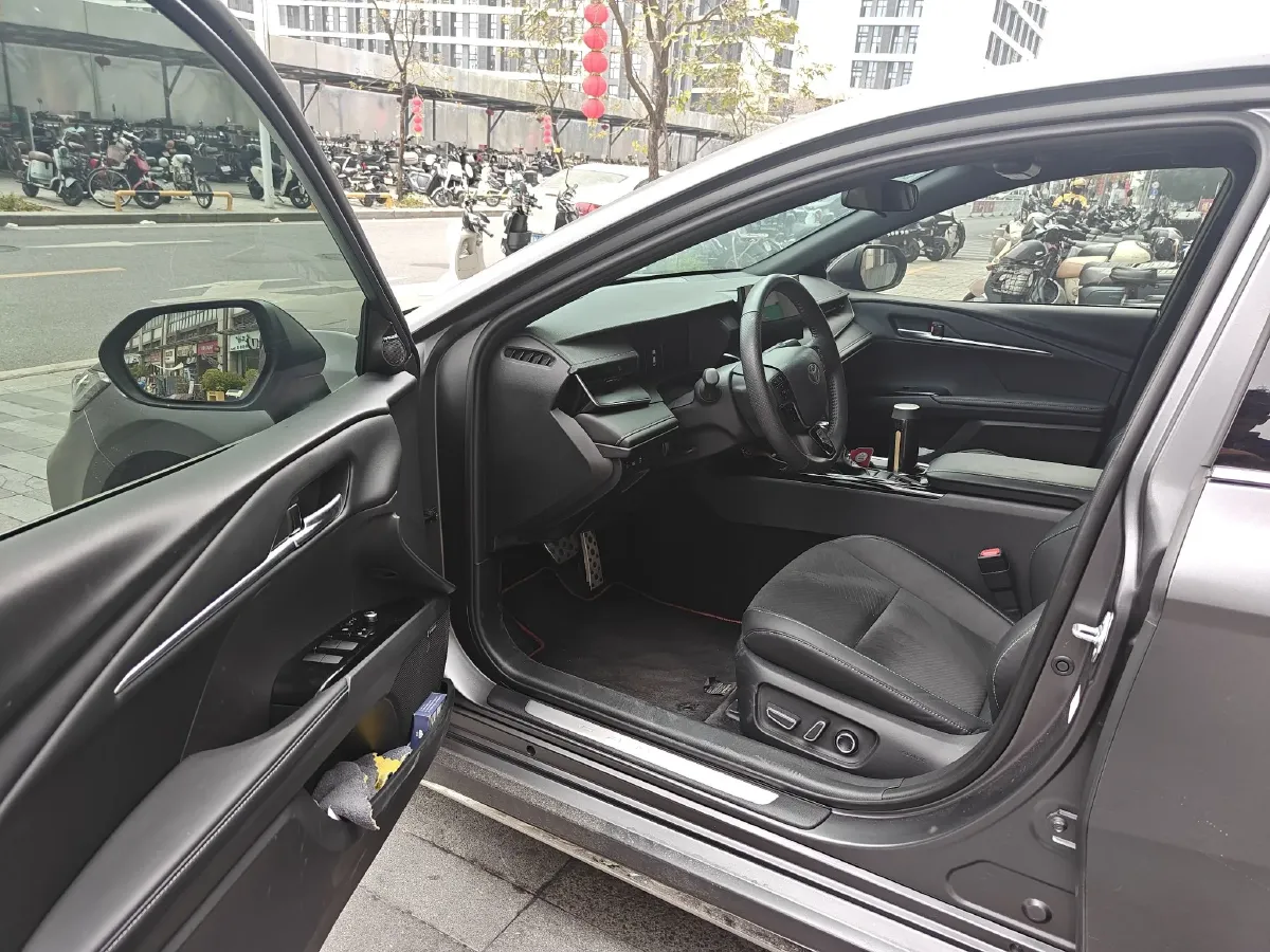 2025 Toyota Camry 2.0L 152HP L4 E-CVT Hybrid,autocango,china used car exporter,china ev exporter,chinese used car exporter,chinese used ev exporter