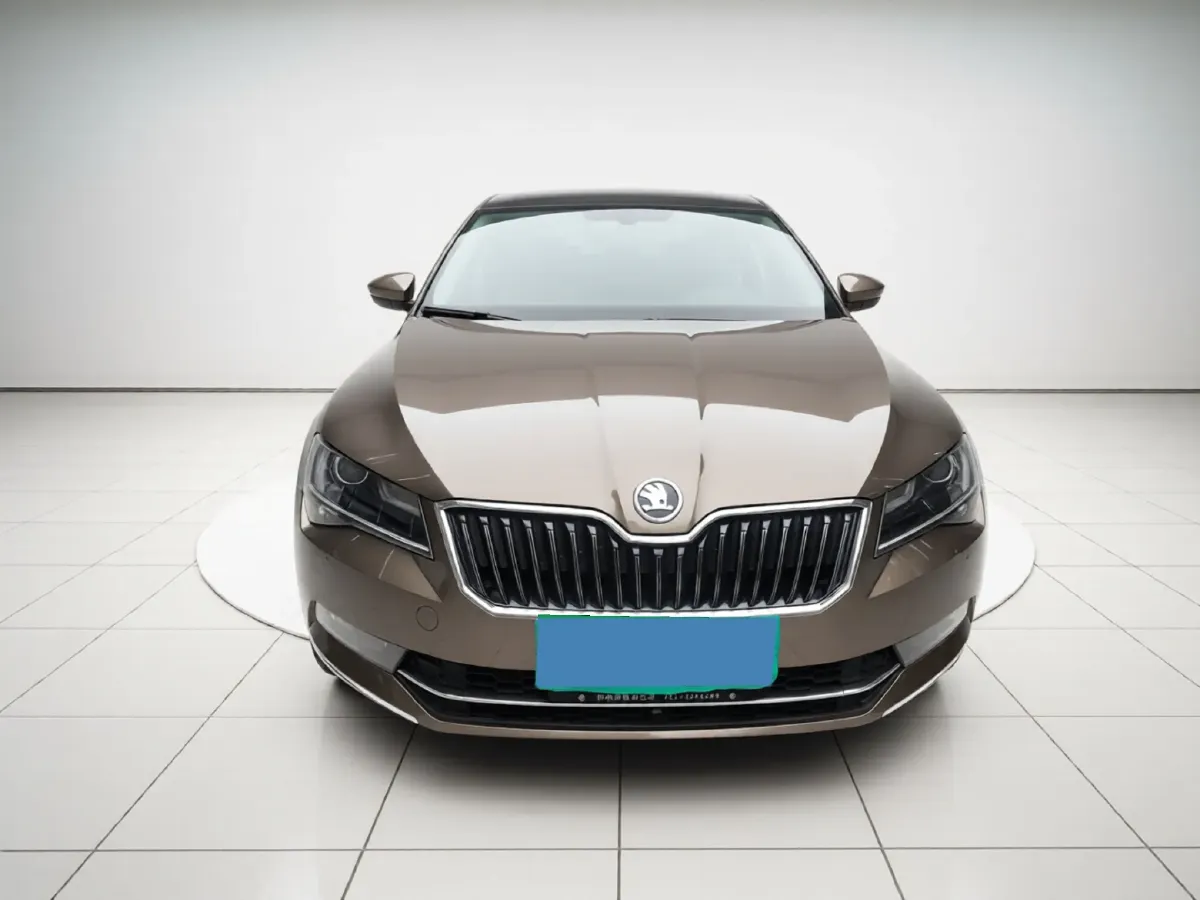 2018 Skoda Superb 1.4T 150HP L4 7DCT,autocango,china used car exporter,china ev exporter,chinese used car exporter,chinese used ev exporter