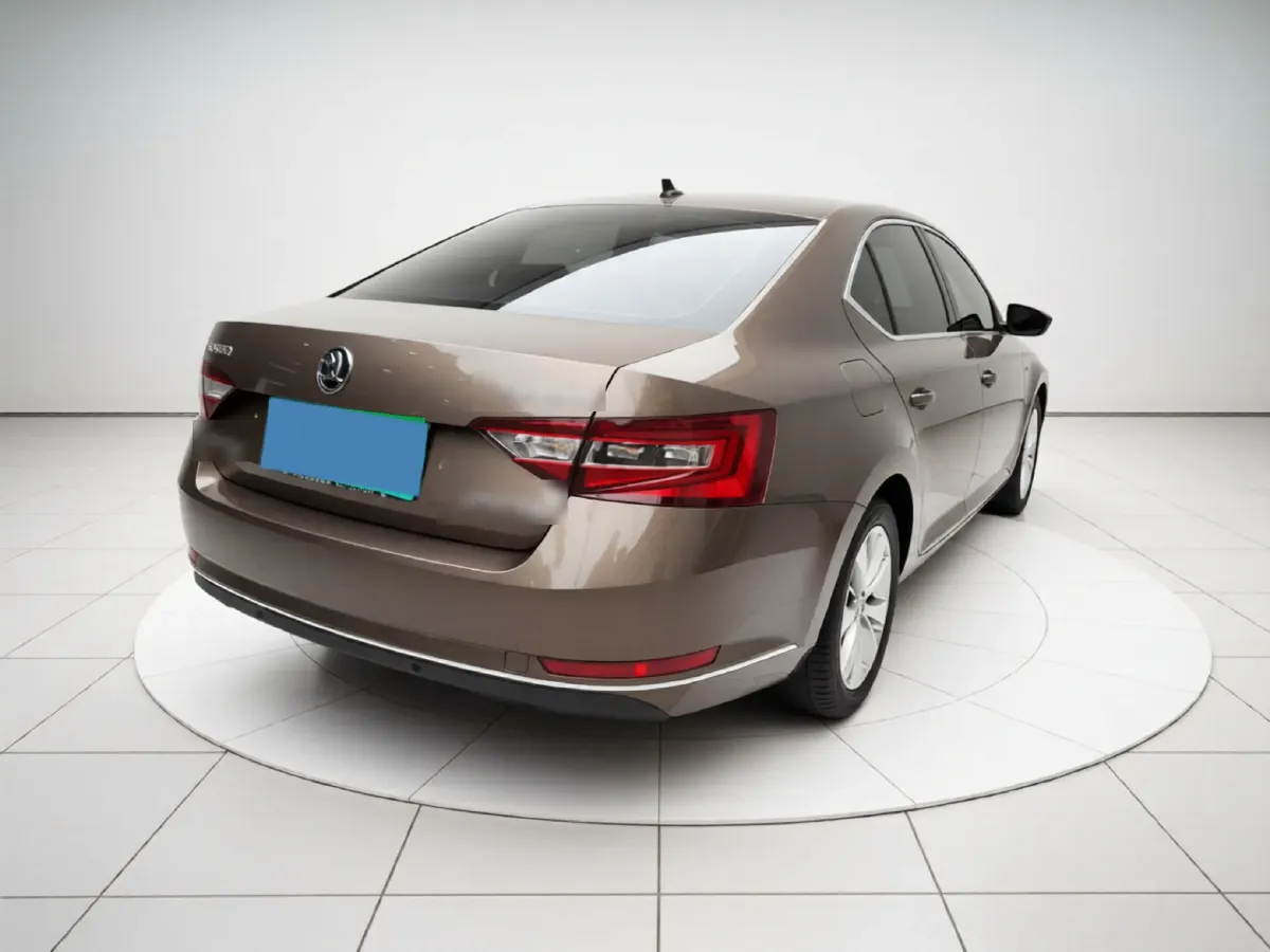 2018 Skoda Superb 1.4T 150HP L4 7DCT,autocango,china used car exporter,china ev exporter,chinese used car exporter,chinese used ev exporter
