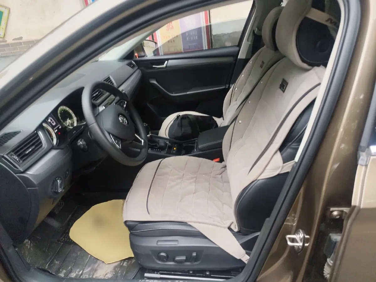 2018 Skoda Superb 1.4T 150HP L4 7DCT,autocango,china used car exporter,china ev exporter,chinese used car exporter,chinese used ev exporter