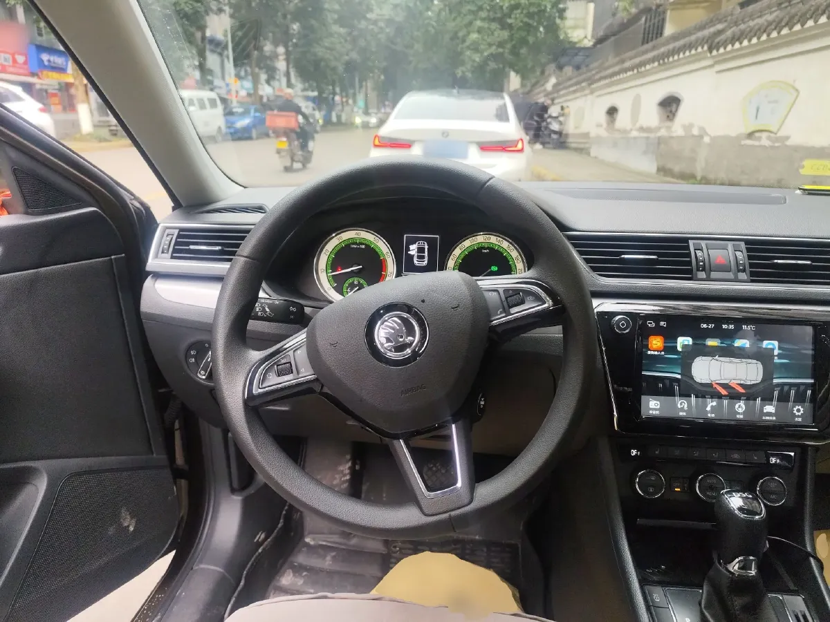 2018 Skoda Superb 1.4T 150HP L4 7DCT,autocango,china used car exporter,china ev exporter,chinese used car exporter,chinese used ev exporter
