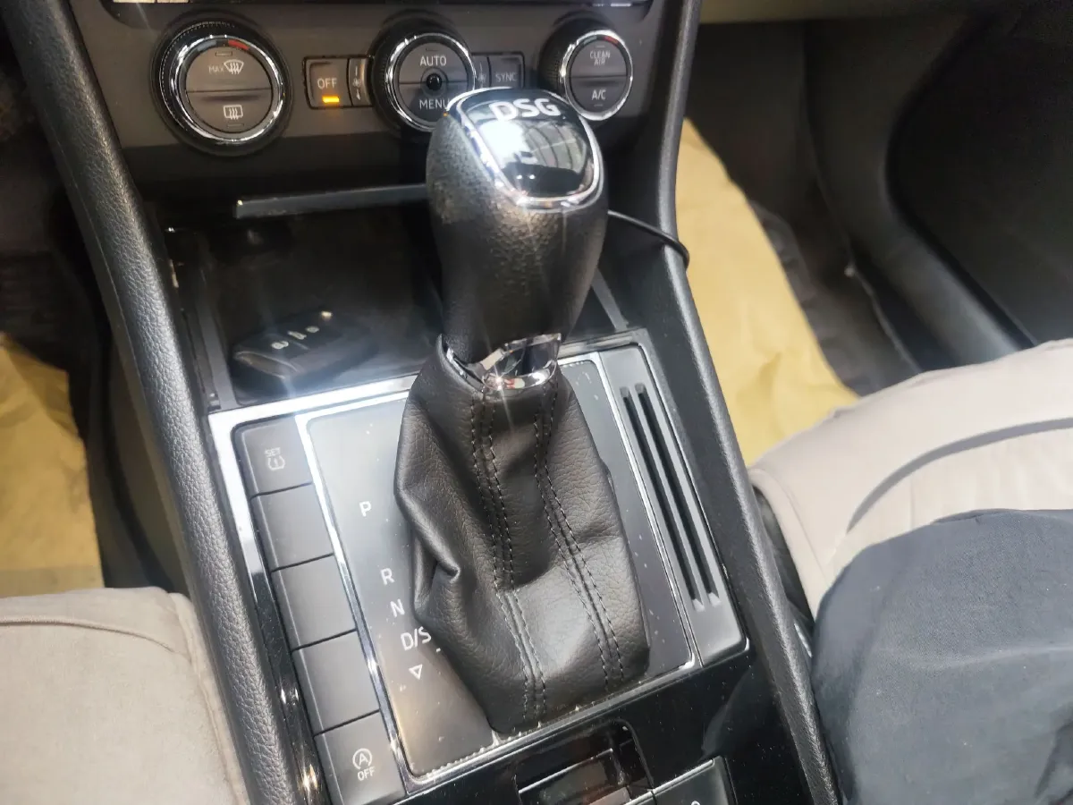 2018 Skoda Superb 1.4T 150HP L4 7DCT,autocango,china used car exporter,china ev exporter,chinese used car exporter,chinese used ev exporter