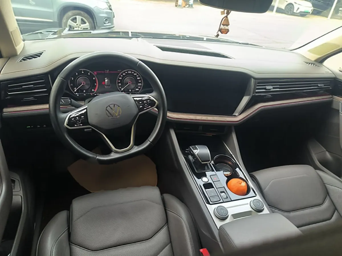 2021 Volkswagen Touareg 3.0T 340HP V6 8AT,autocango,china used car exporter,china ev exporter,chinese used car exporter,chinese used ev exporter