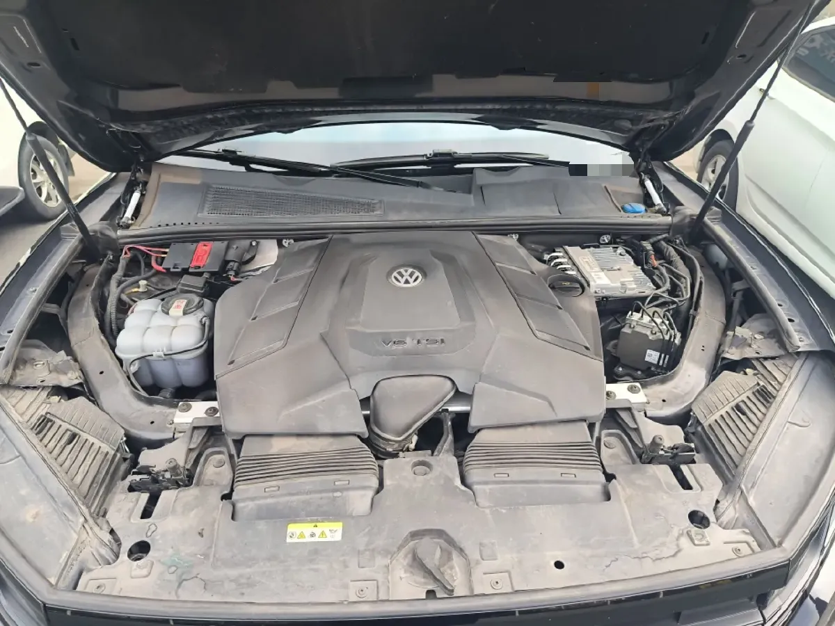 2021 Volkswagen Touareg 3.0T 340HP V6 8AT,autocango,china used car exporter,china ev exporter,chinese used car exporter,chinese used ev exporter