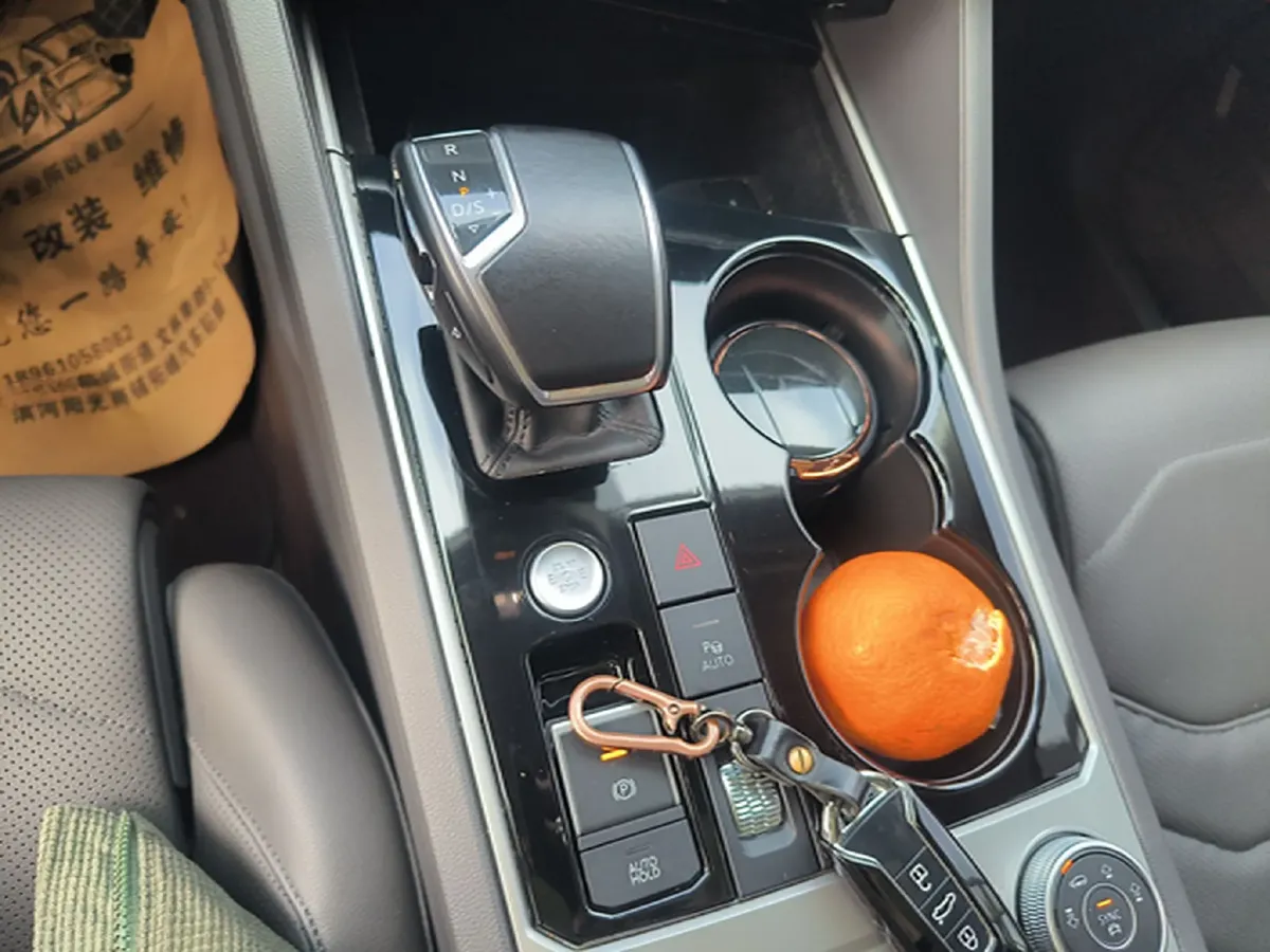 2021 Volkswagen Touareg 3.0T 340HP V6 8AT,autocango,china used car exporter,china ev exporter,chinese used car exporter,chinese used ev exporter