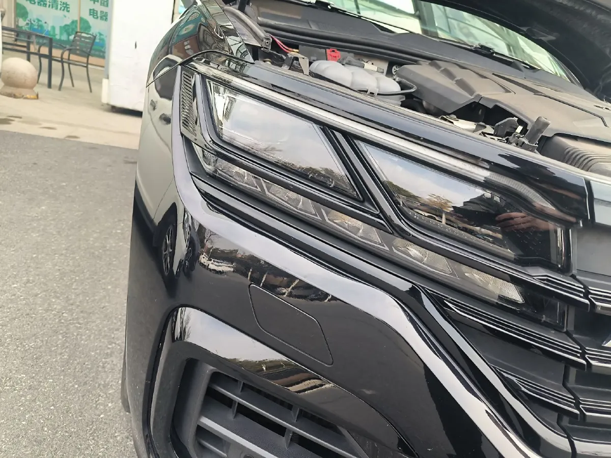 2021 Volkswagen Touareg 3.0T 340HP V6 8AT,autocango,china used car exporter,china ev exporter,chinese used car exporter,chinese used ev exporter