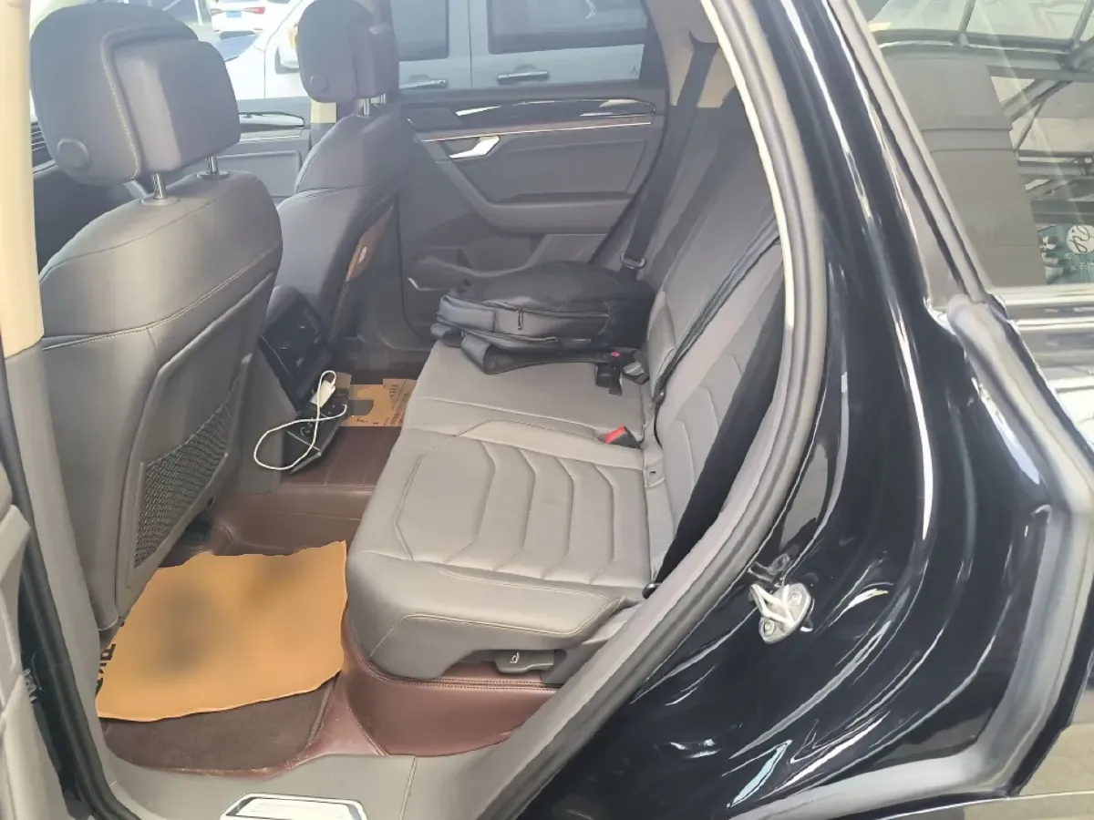 2021 Volkswagen Touareg 3.0T 340HP V6 8AT,autocango,china used car exporter,china ev exporter,chinese used car exporter,chinese used ev exporter