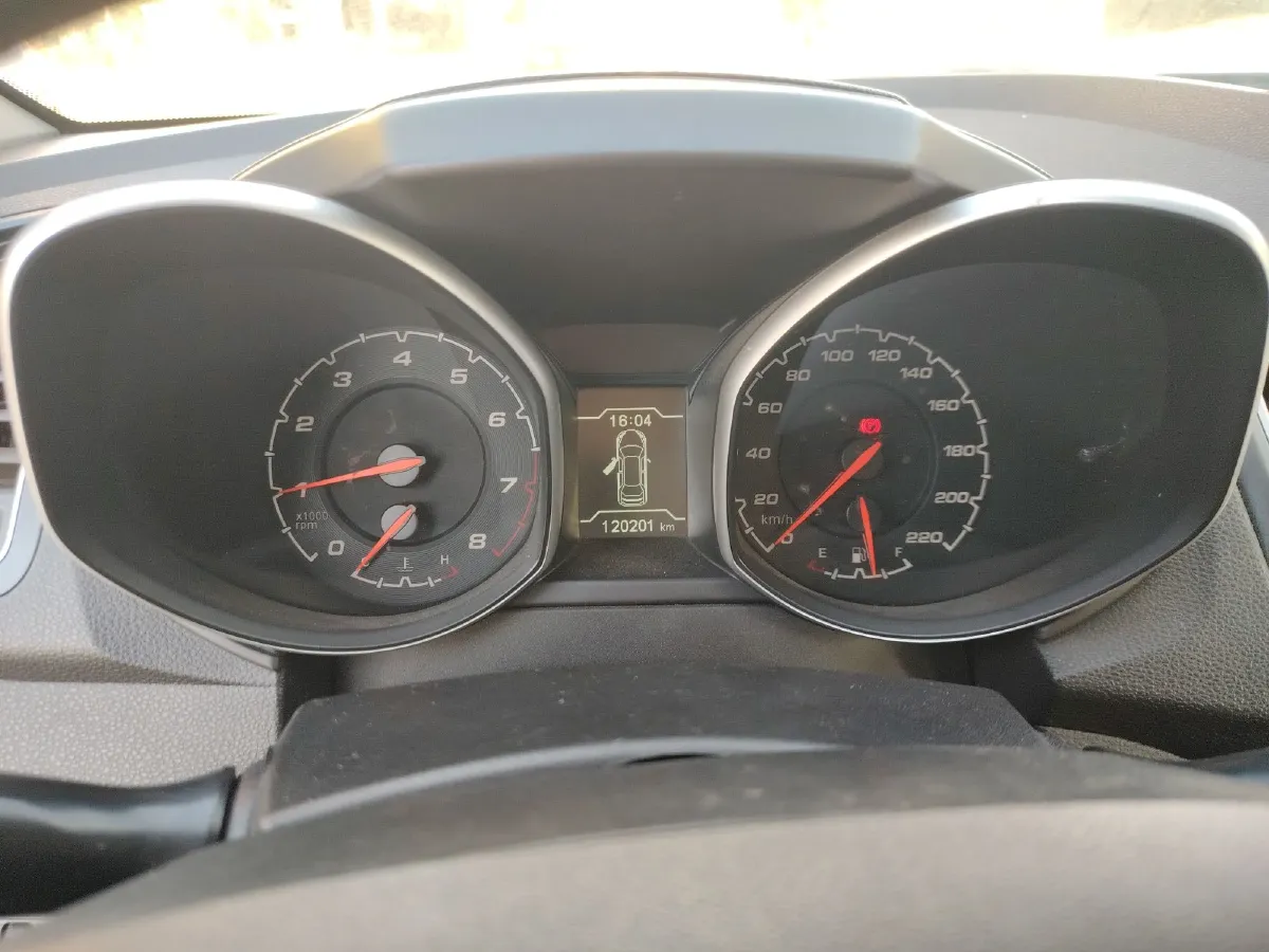 2014 Chery Tiggo 5 2.0L 139HP L4 5MT,autocango,china used car exporter,china ev exporter,chinese used car exporter,chinese used ev exporter