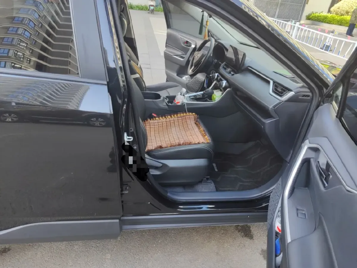 2023 Toyota RAV4 2.0L 171HP L4 CVT,autocango,china used car exporter,china ev exporter,chinese used car exporter,chinese used ev exporter