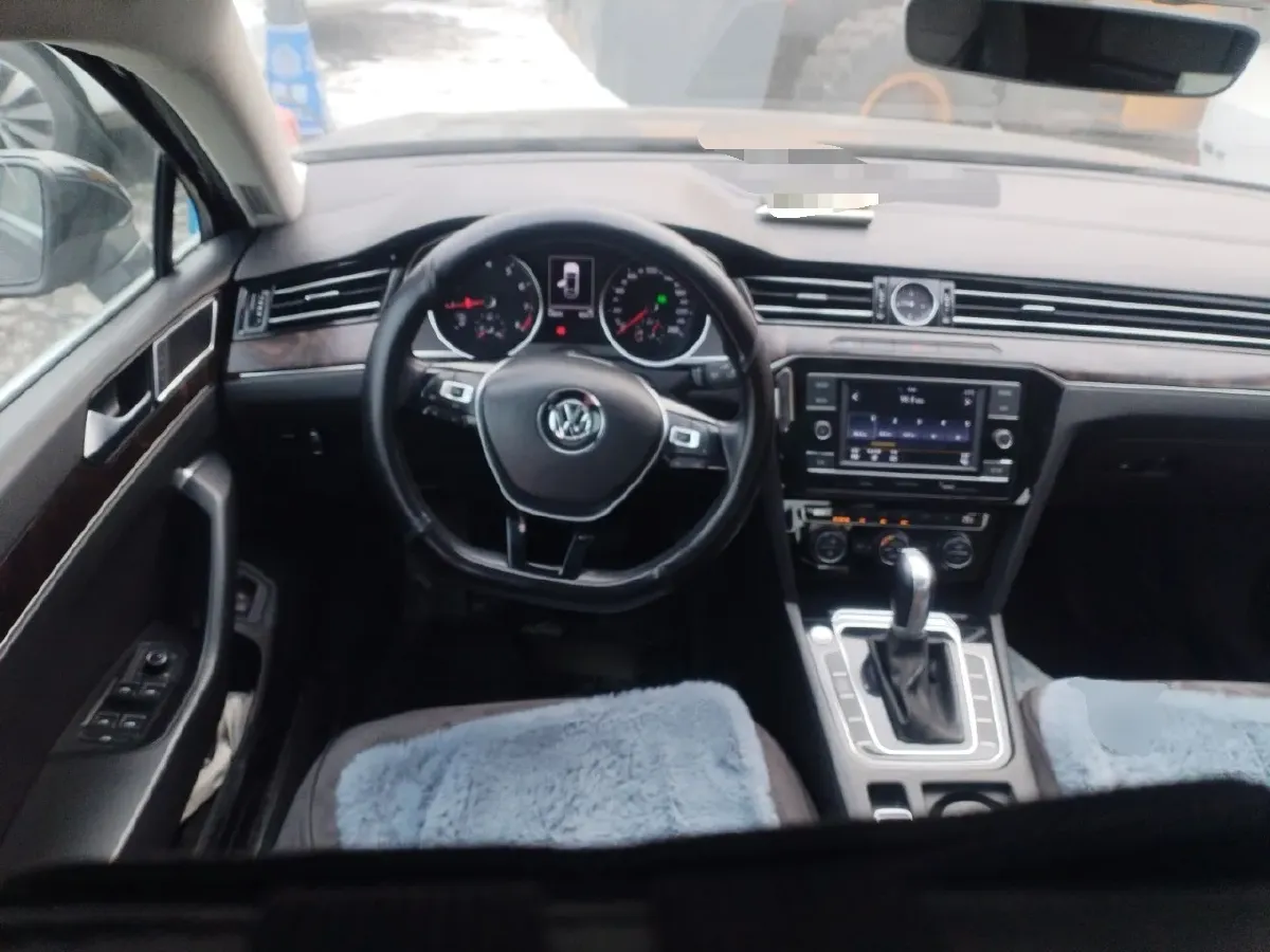 2018 Volkswagen Magotan 1.8T 180HP L4 7DCT,autocango,china used car exporter,china ev exporter,chinese used car exporter,chinese used ev exporter