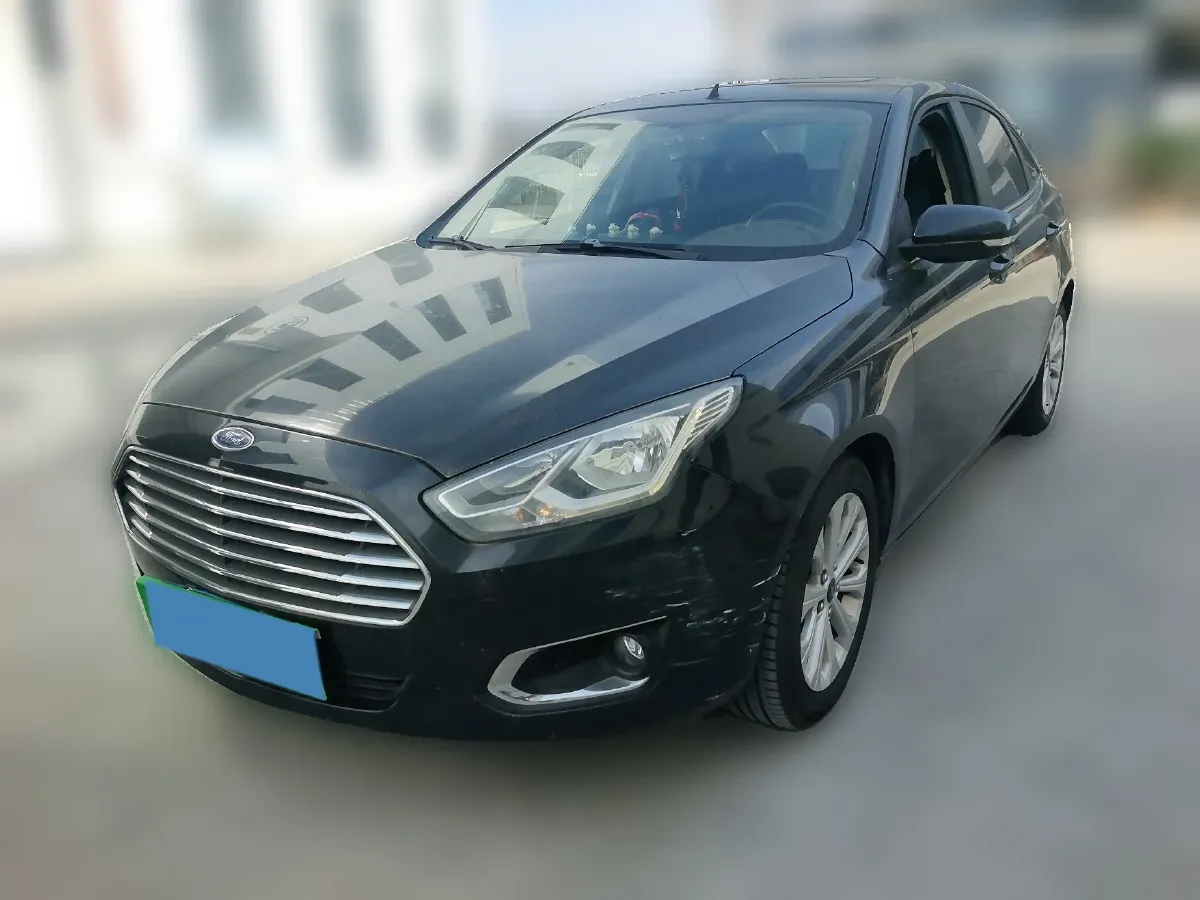 2015 Ford Escort 1.5L 113HP L4 5MT,autocango,china used car exporter,china ev exporter,chinese used car exporter,chinese used ev exporter