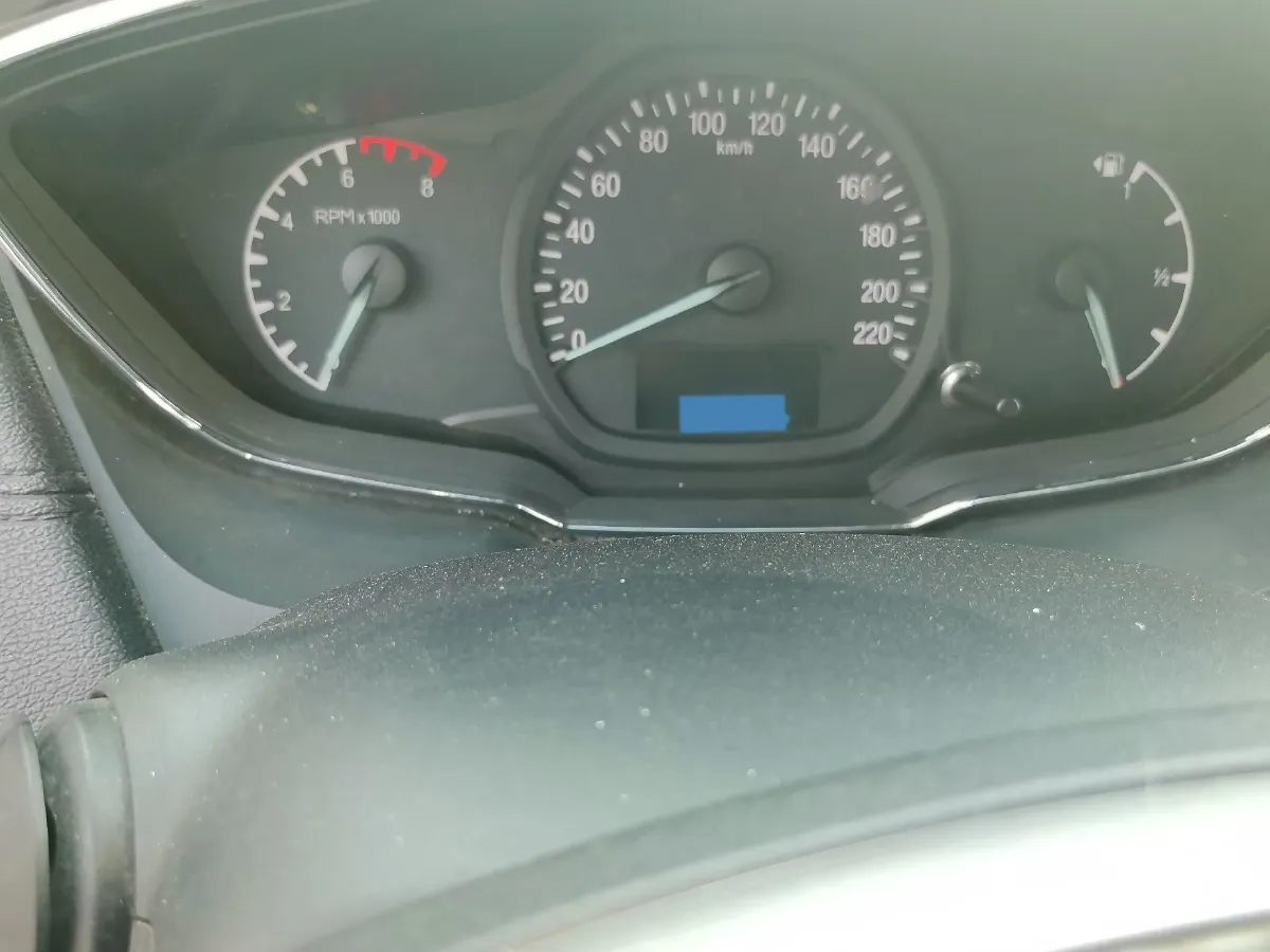 2015 Ford Escort 1.5L 113HP L4 5MT,autocango,china used car exporter,china ev exporter,chinese used car exporter,chinese used ev exporter