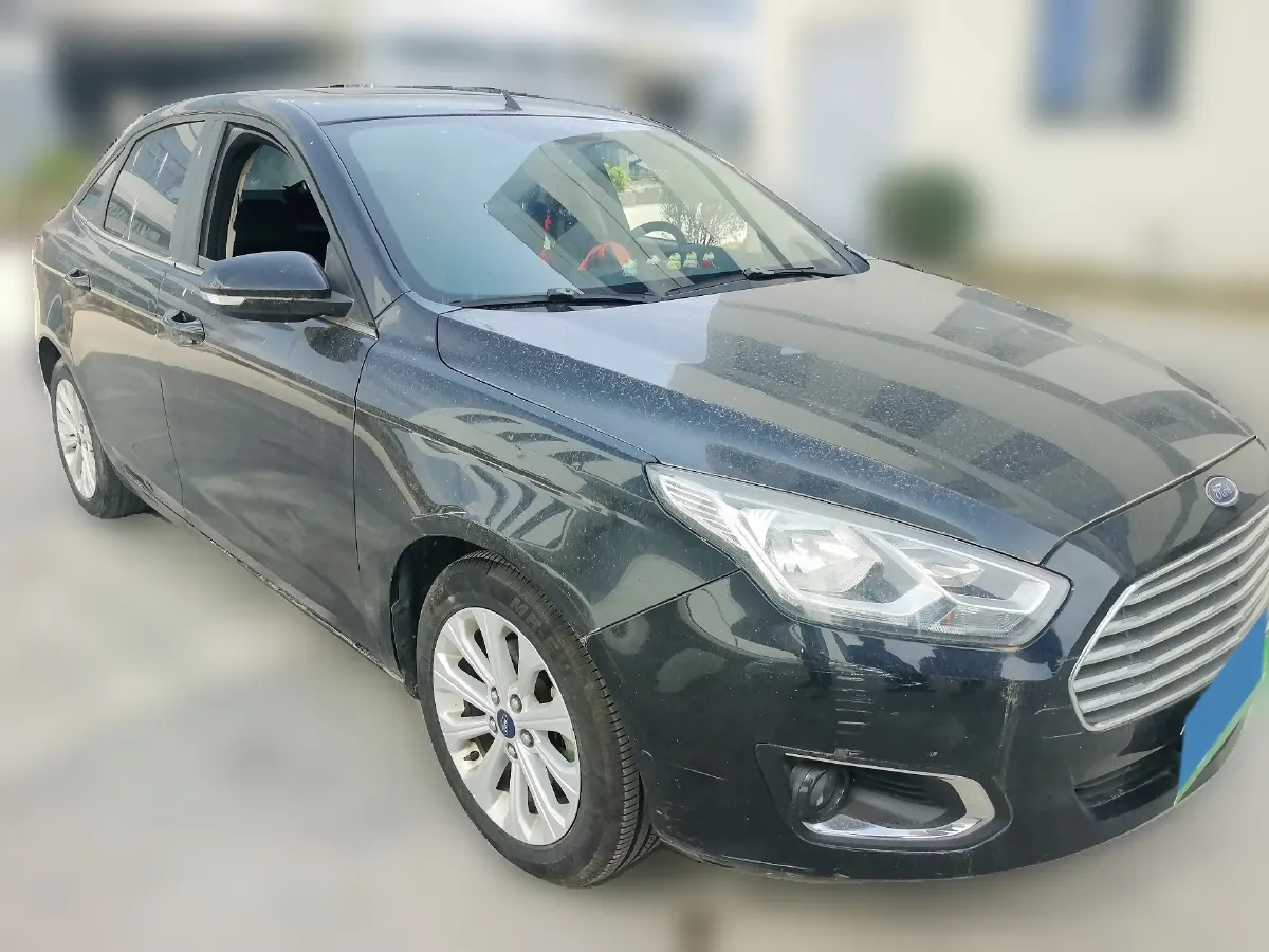 2015 Ford Escort 1.5L 113HP L4 5MT,autocango,china used car exporter,china ev exporter,chinese used car exporter,chinese used ev exporter