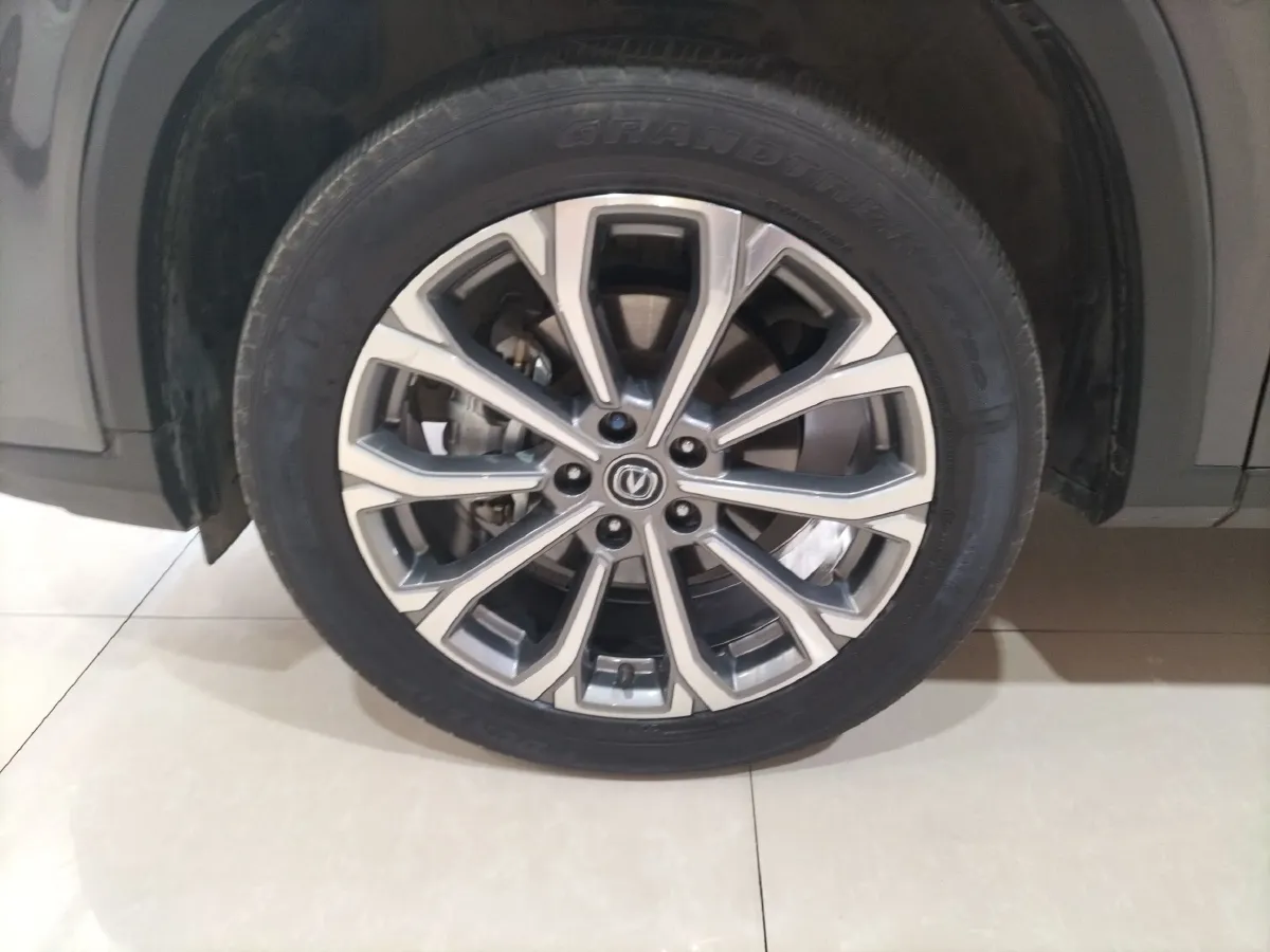 2022 ChangAn CS75 Plus 2.0T 233HP L4 8AT,autocango,china used car exporter,china ev exporter,chinese used car exporter,chinese used ev exporter