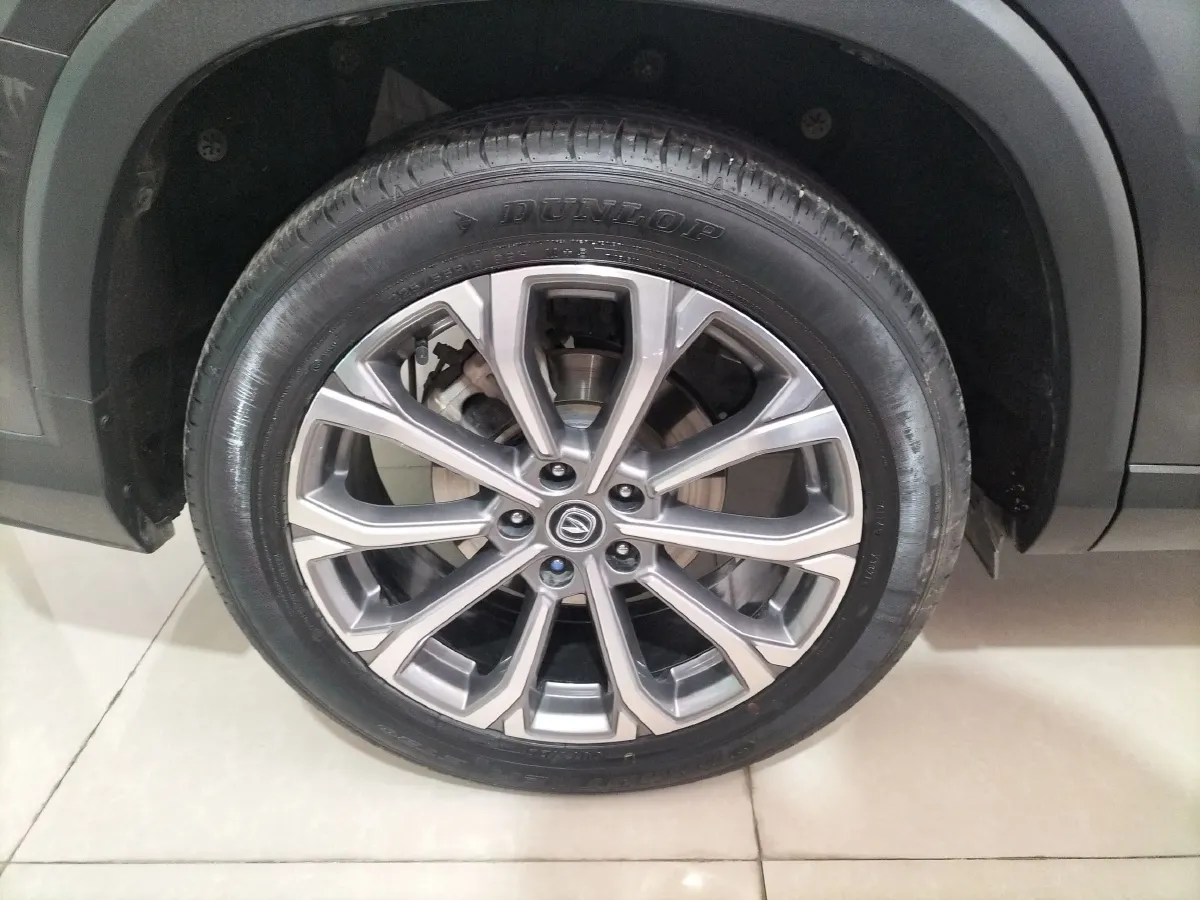 2022 ChangAn CS75 Plus 2.0T 233HP L4 8AT,autocango,china used car exporter,china ev exporter,chinese used car exporter,chinese used ev exporter