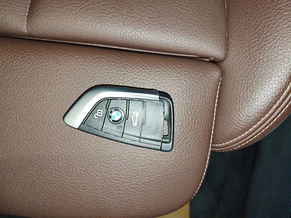 2022 BMW X1 2.0T 192HP L4 7DCT,autocango,china used car exporter,china ev exporter,chinese used car exporter,chinese used ev exporter