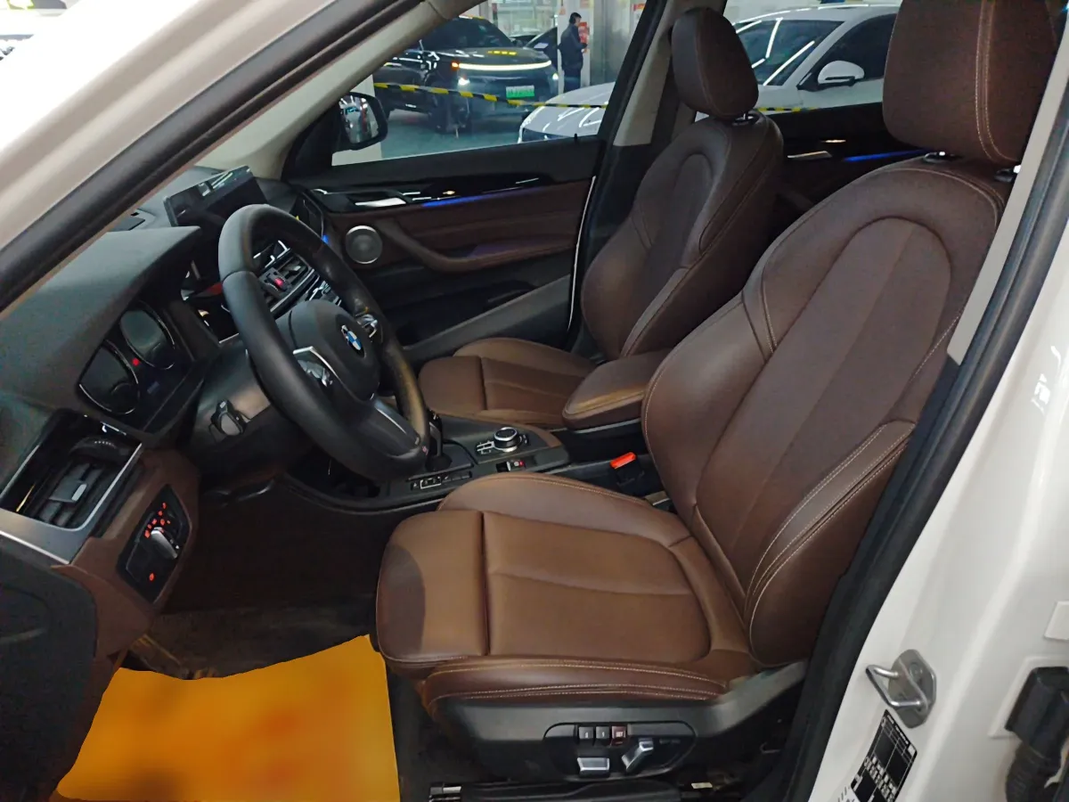 2022 BMW X1 2.0T 192HP L4 7DCT,autocango,china used car exporter,china ev exporter,chinese used car exporter,chinese used ev exporter