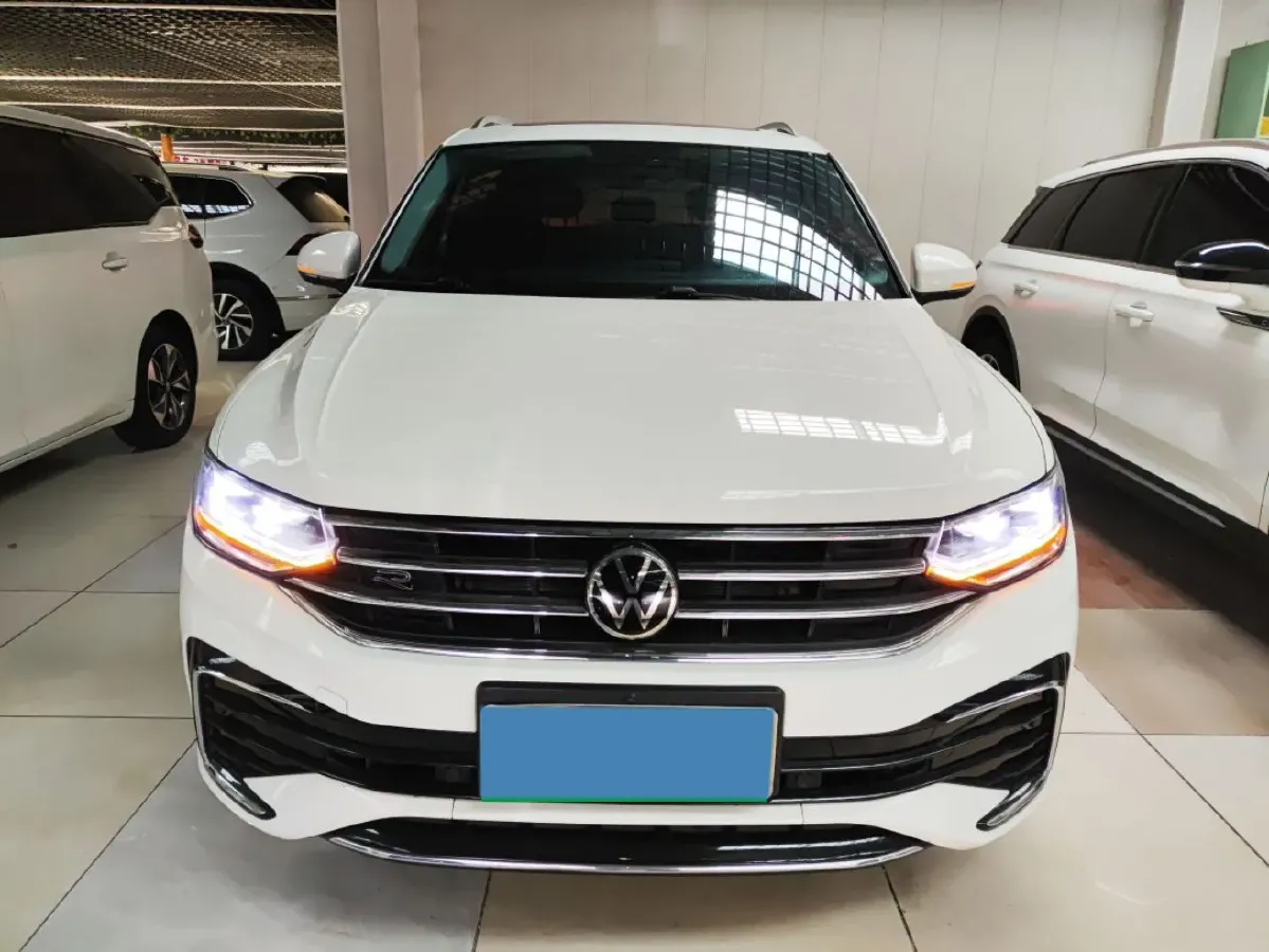 2022 Volkswagen Tiguan L 2.0T 186HP L4 7DCT,autocango,china used car exporter,china ev exporter,chinese used car exporter,chinese used ev exporter