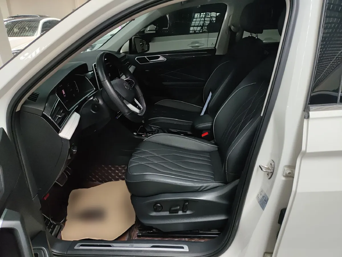 2022 Volkswagen Tiguan L 2.0T 186HP L4 7DCT,autocango,china used car exporter,china ev exporter,chinese used car exporter,chinese used ev exporter