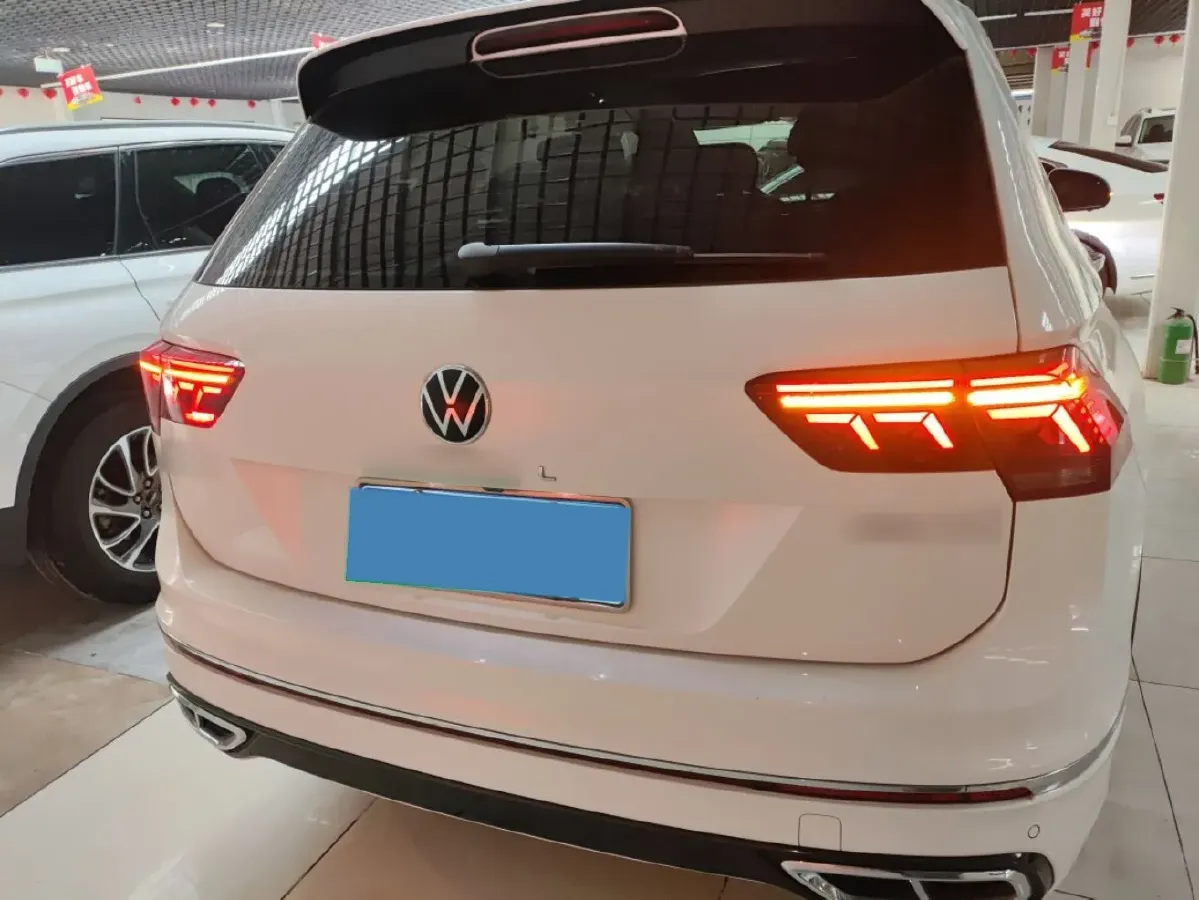 2022 Volkswagen Tiguan L 2.0T 186HP L4 7DCT,autocango,china used car exporter,china ev exporter,chinese used car exporter,chinese used ev exporter