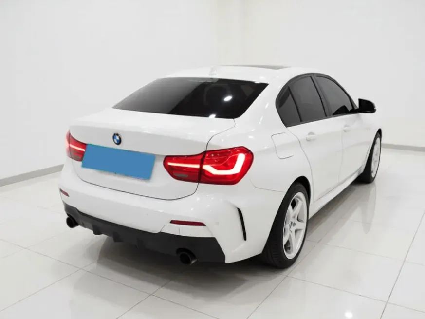 2021 BMW 1 Series 2.0T 192HP L4 7DCT,autocango,china used car exporter,china ev exporter,chinese used car exporter,chinese used ev exporter