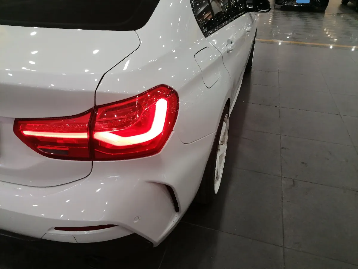 2021 BMW 1 Series 2.0T 192HP L4 7DCT,autocango,china used car exporter,china ev exporter,chinese used car exporter,chinese used ev exporter
