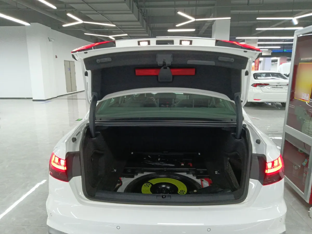 2020 Audi A4L 2.0T 150HP L4 7DCT,autocango,china used car exporter,china ev exporter,chinese used car exporter,chinese used ev exporter