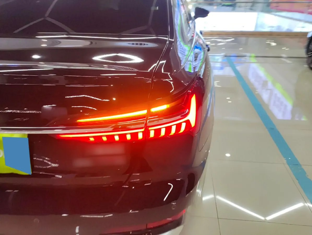 2023 Audi A6L 2.0T 245HP L4 7DCT,autocango,china used car exporter,china ev exporter,chinese used car exporter,chinese used ev exporter