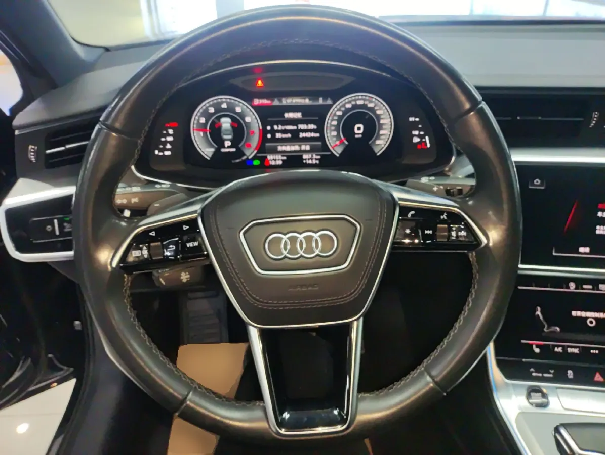 2023 Audi A6L 2.0T 245HP L4 7DCT,autocango,china used car exporter,china ev exporter,chinese used car exporter,chinese used ev exporter
