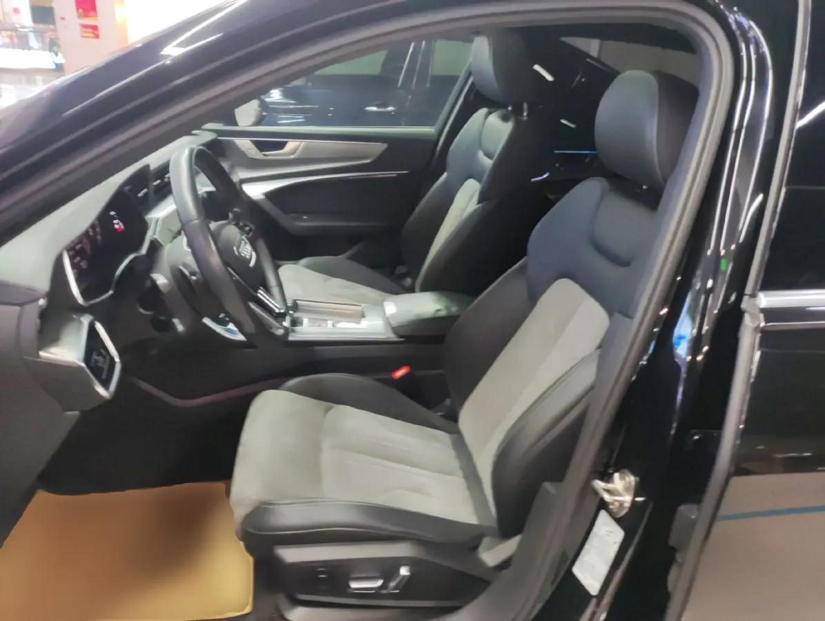 2023 Audi A6L 2.0T 245HP L4 7DCT,autocango,china used car exporter,china ev exporter,chinese used car exporter,chinese used ev exporter