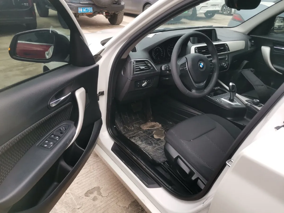 2018 BMW 1 Series 1.5T 136HP L3 8AT,autocango,china used car exporter,china ev exporter,chinese used car exporter,chinese used ev exporter