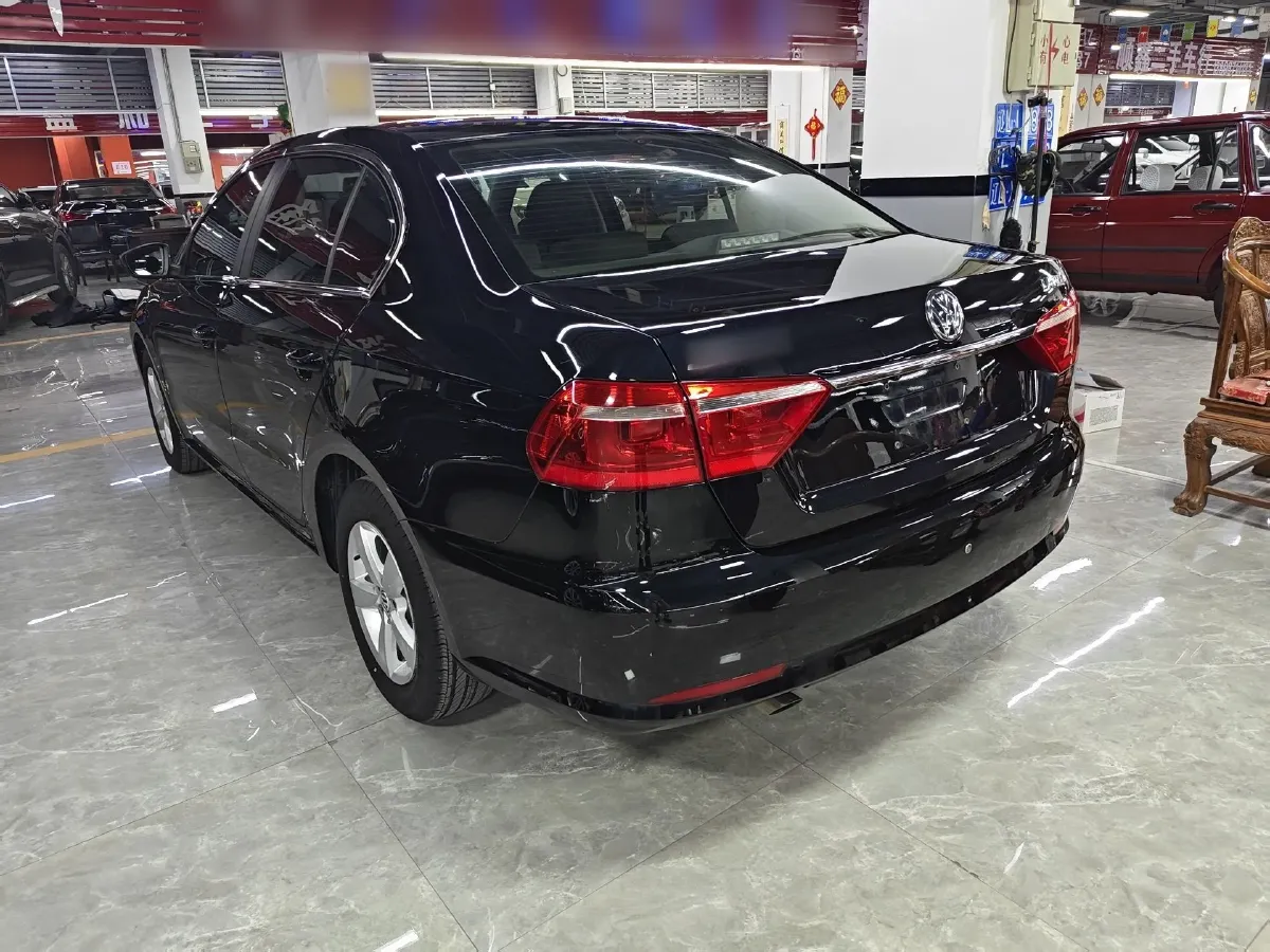 2013 Volkswagen Lavida 1.6L 110HP L4 5MT,autocango,china used car exporter,china ev exporter,chinese used car exporter,chinese used ev exporter