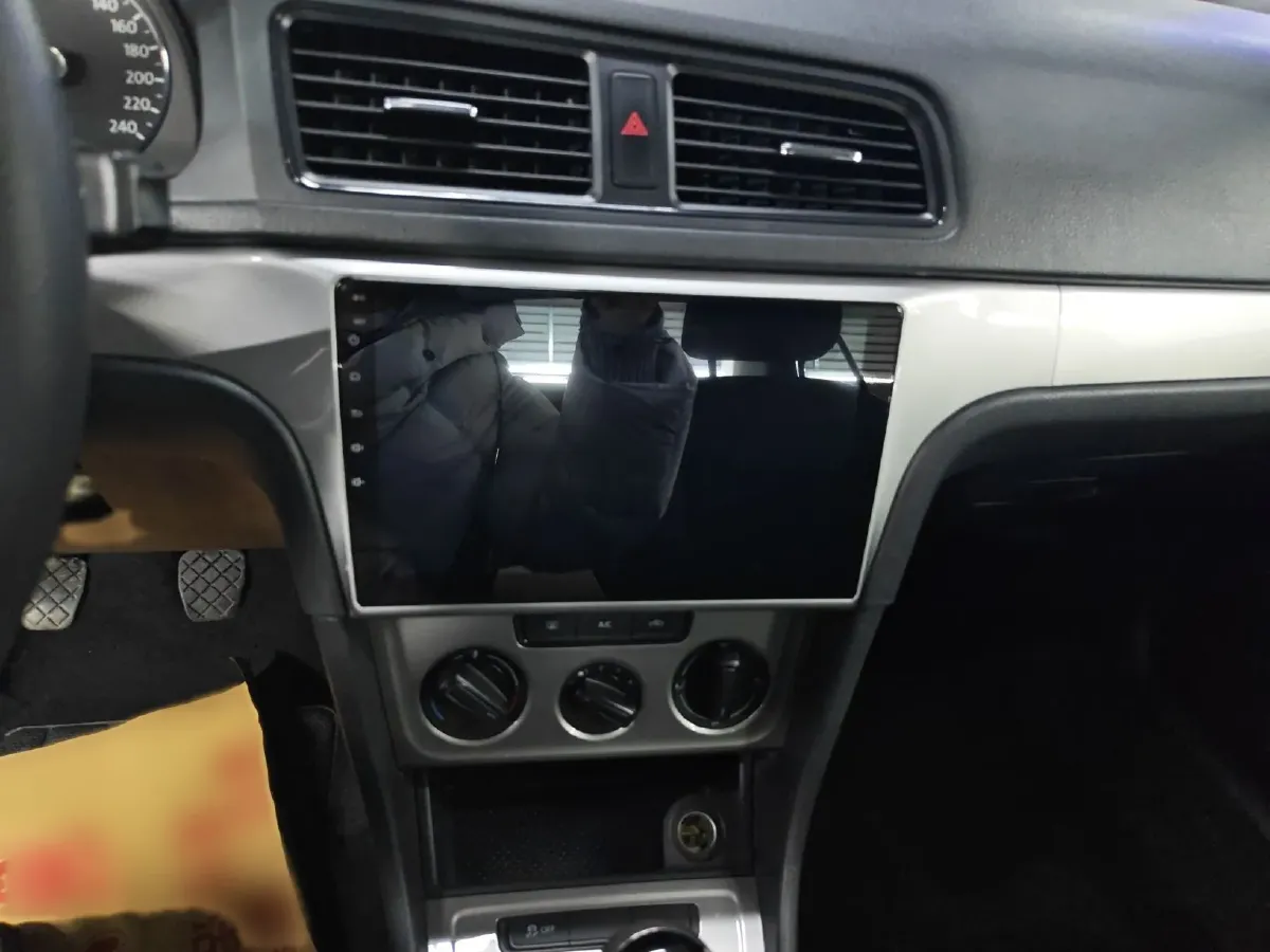 2013 Volkswagen Lavida 1.6L 110HP L4 5MT,autocango,china used car exporter,china ev exporter,chinese used car exporter,chinese used ev exporter