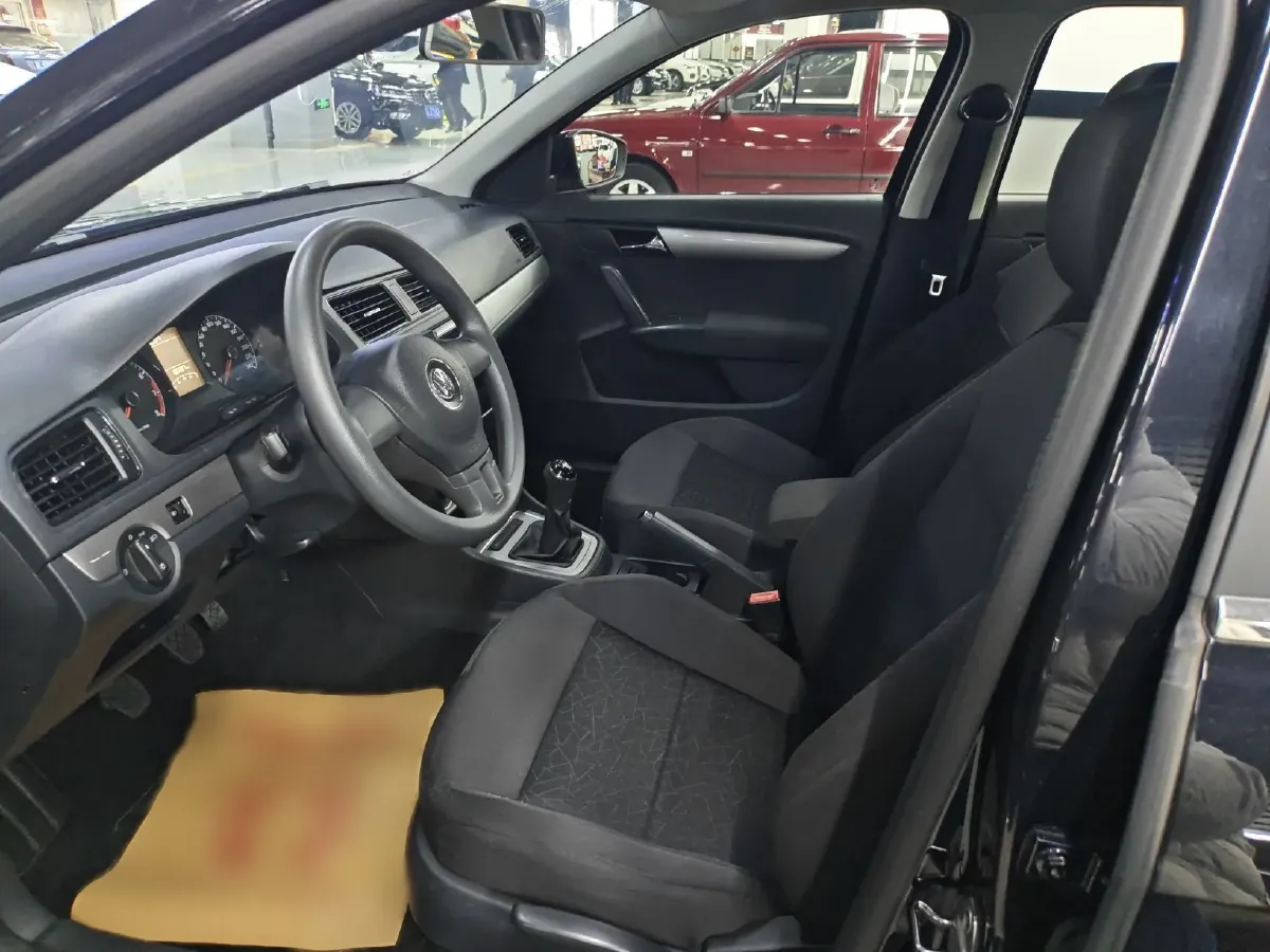 2013 Volkswagen Lavida 1.6L 110HP L4 5MT,autocango,china used car exporter,china ev exporter,chinese used car exporter,chinese used ev exporter