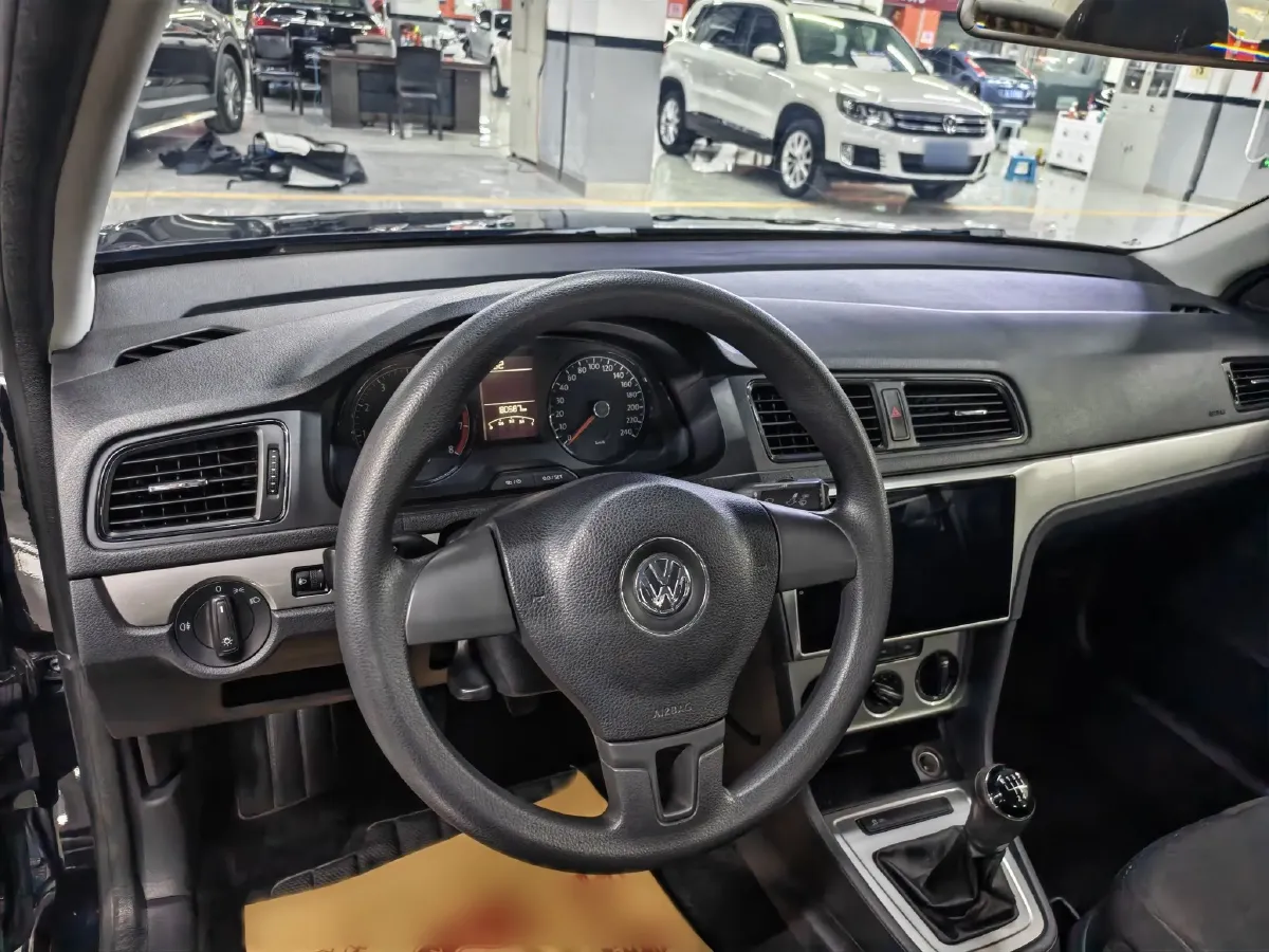 2013 Volkswagen Lavida 1.6L 110HP L4 5MT,autocango,china used car exporter,china ev exporter,chinese used car exporter,chinese used ev exporter