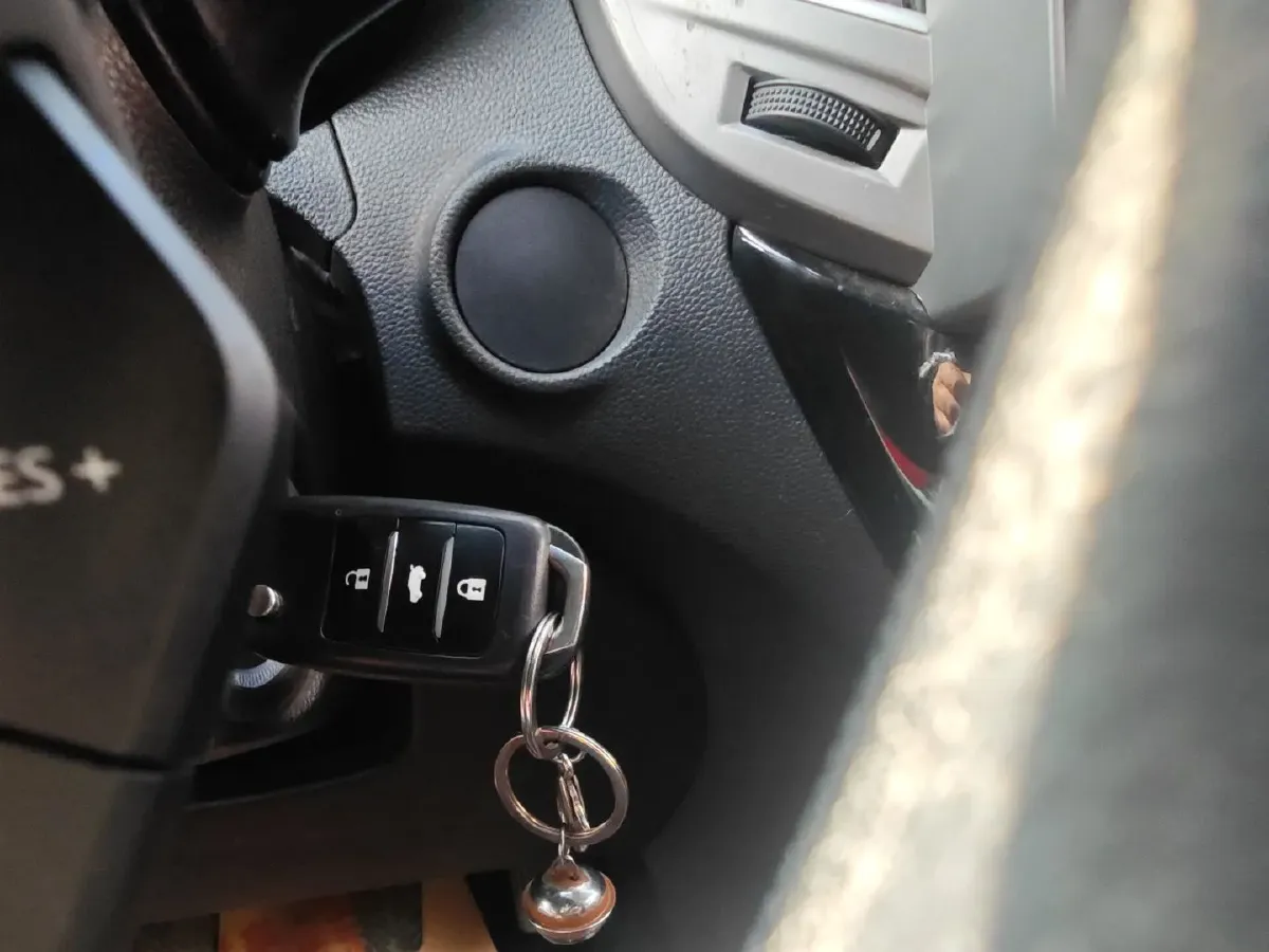 2016 ChangAn CS15 1.5L 107HP L4 5MT,autocango,china used car exporter,china ev exporter,chinese used car exporter,chinese used ev exporter