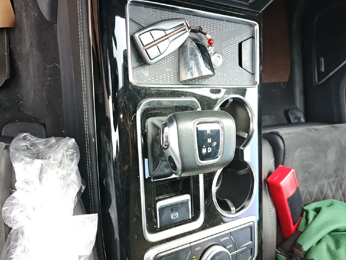 2022 Mercedes-Benz GLC Class 2.0T 197HP L4 9AT,autocango,china used car exporter,china ev exporter,chinese used car exporter,chinese used ev exporter