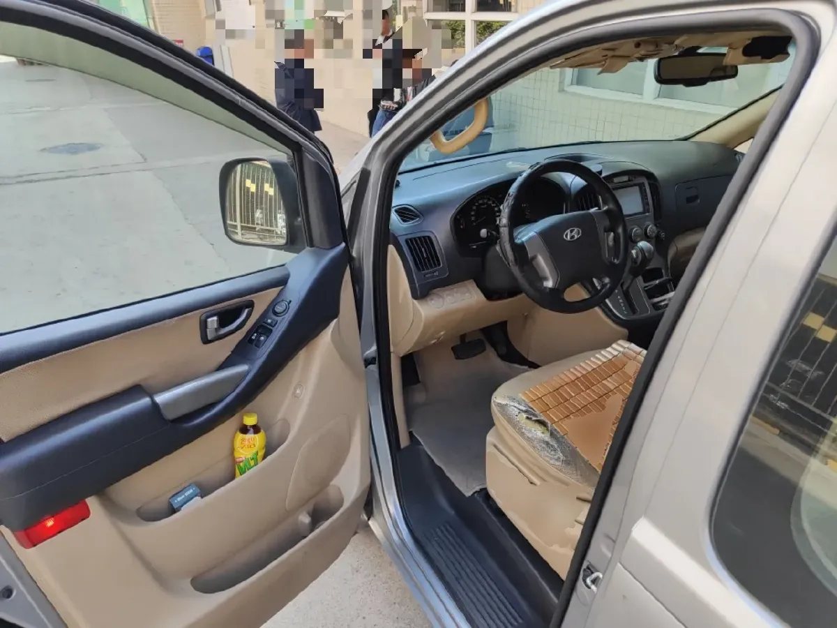 2011 Hyundai H-1 Wagon 2.4L 173HP L4 4AT,autocango,china used car exporter,china ev exporter,chinese used car exporter,chinese used ev exporter