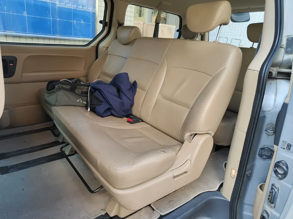 2011 Hyundai H-1 Wagon 2.4L 173HP L4 4AT,autocango,china used car exporter,china ev exporter,chinese used car exporter,chinese used ev exporter