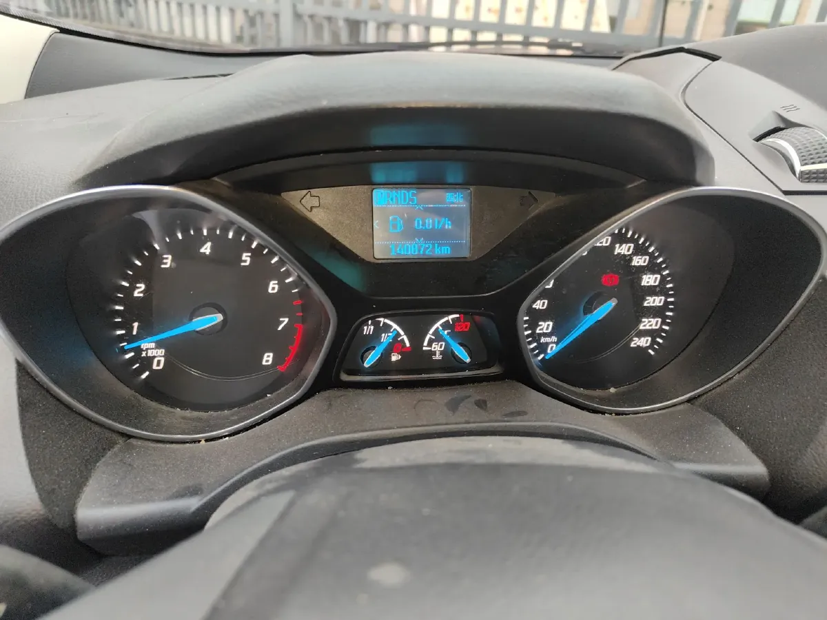 2013 Ford Kuga 1.6T 177HP L4 6AT,autocango,china used car exporter,china ev exporter,chinese used car exporter,chinese used ev exporter