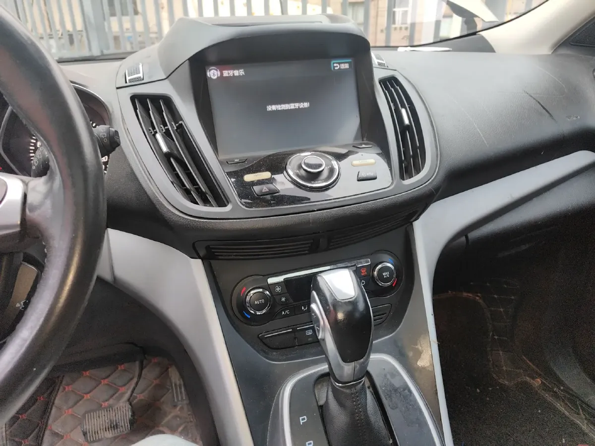 2013 Ford Kuga 1.6T 177HP L4 6AT,autocango,china used car exporter,china ev exporter,chinese used car exporter,chinese used ev exporter