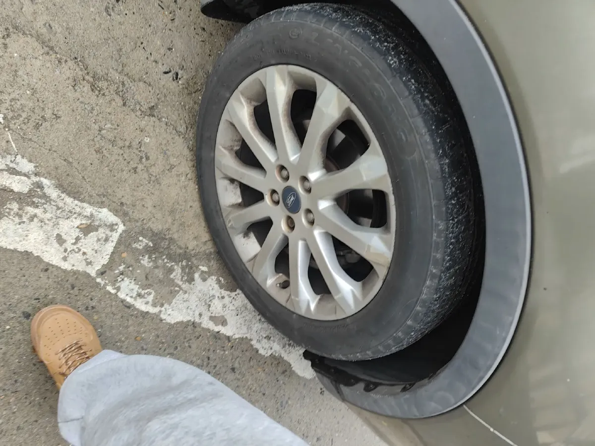 2013 Ford Kuga 1.6T 177HP L4 6AT,autocango,china used car exporter,china ev exporter,chinese used car exporter,chinese used ev exporter